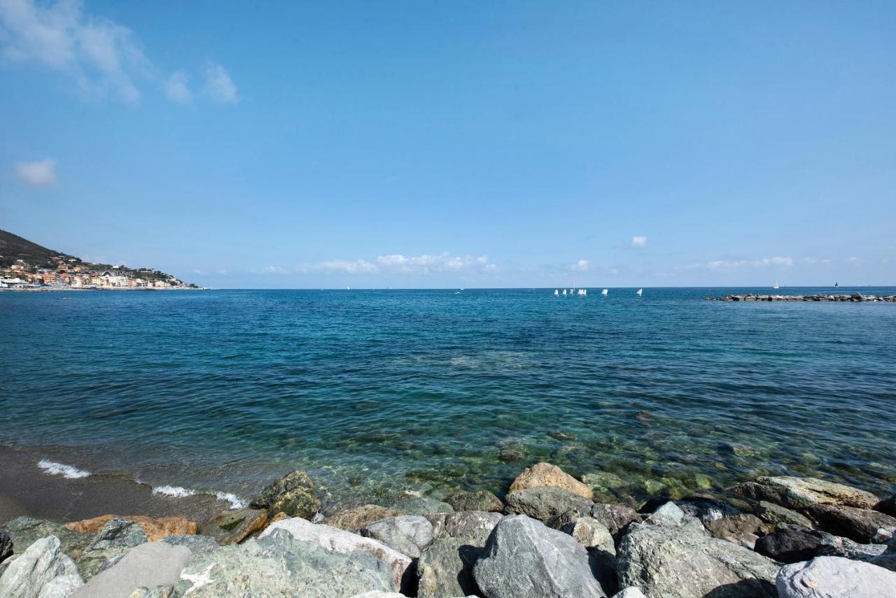 Casa Gocce Di Cristallo Varazze Kültér fotó